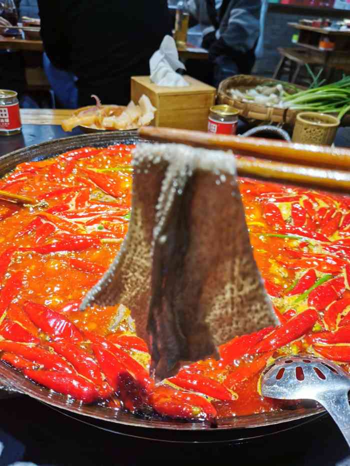 江渝10号老火锅-"前段时间比较热,朋友突然想吃火锅,然后想.