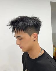 -一家只做男发烫染的店