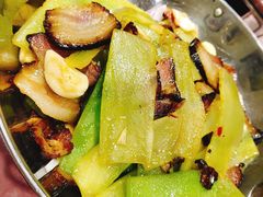 -三湘四水正宗湘菜(君峰路店)