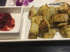 -HIHE Bistro·Oyster Bar(华熙live店)