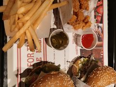 -The Habit Burger Grill 哈比特汉堡(复兴soho店)