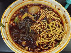 -遇见小面(站西路店)