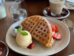 -ROAST coffee & eatery