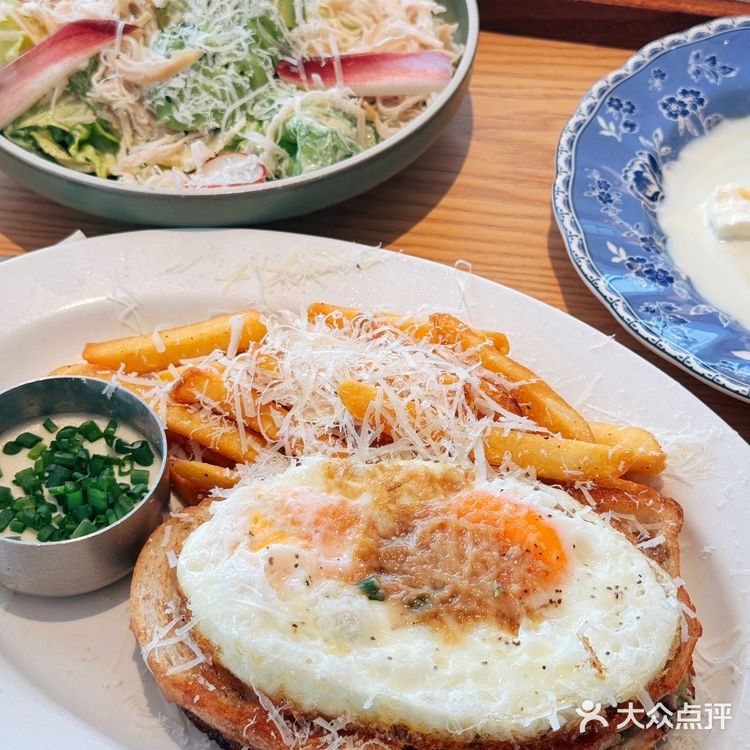 隐藏在光谷东的宝藏花园西餐厅被我找到啦！