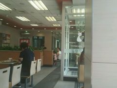 -肯德基(西影路店)