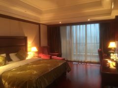 -金孔雀温泉旅游度假村