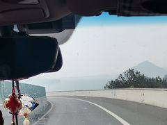 -建设三路(地铁站)