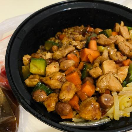 推荐:宫保鸡丁铁板饭