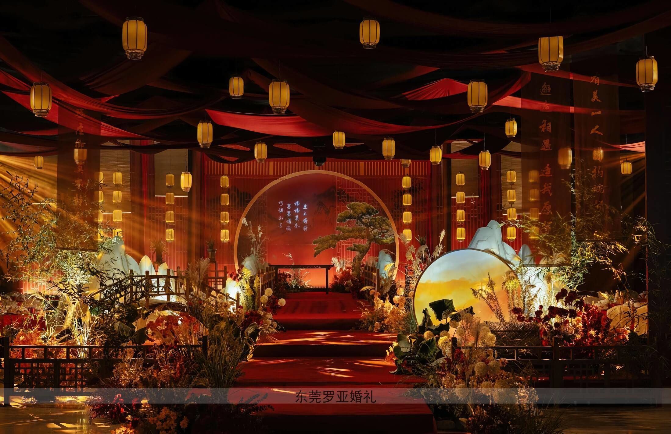 "落日与晚风,朝朝又暮暮"
一场完整的明制婚礼,看似繁琐,实际在步步