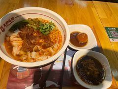 -呷佬·长沙手工米粉(金沙江路店)