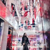 夜晚霓虹幻彩般的W酒店