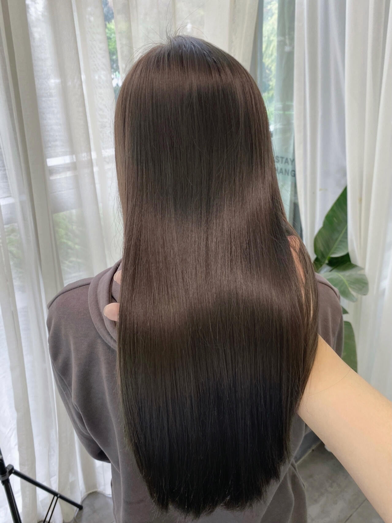 黄的
女生来说是不错的选择
大家都冷茶色非常显白(我是在黑茶色