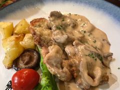 香煎鸡排土豆蘑菇-斯比特花园西餐厅(东方商厦店)