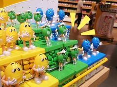 -m豆巧克力世界(上海世茂广场店)