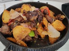 特色炕锅羊肉-撒拉人家.酸菜牦牛肉火锅