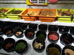 自助调料区-东巴婆婆云南鱼豆花火锅(大东门店)
