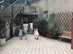-柏斯音乐艺术中心·钢琴·吉他(上音店)
