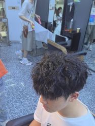 点击看大图 -藤野造型专业烫染接发