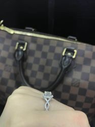 -威德钻石-克拉钻大本营(南京东路店)