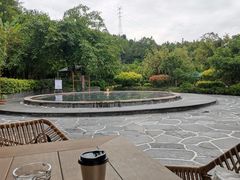 -腾冲洞山温泉村