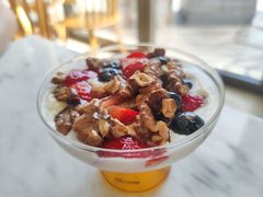 野莓核桃蜂蜜希腊酸奶-The Rug Cafe(王府中环店)
