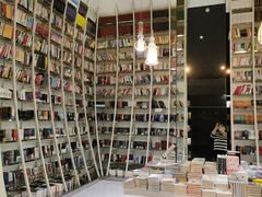 -钟书阁(松江泰晤士小镇店)