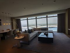 -深圳国际会展中心希尔顿酒店(前海华发冰雪世界店)
