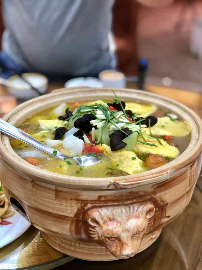 金洲美食(育才西路店)-"趁着最近防疫期间游客较少,驾车带家人从西.