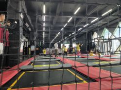 -零重力蹦床空间·滑梯·海洋球·团建(奥特莱斯店)