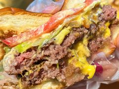 双层芝士牛肉汉堡-魏斯理汉堡(西安沣东吾悦店)