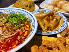 -爆炸头阿姨小四川正宗川味小吃(无任何分店)