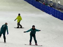 -乔波室内滑雪场