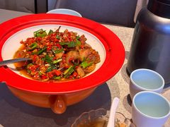 -有红鸡毛店·川菜(建设路店)