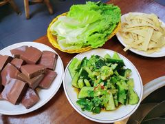 拍黄瓜-曹丞相·地锅鸡·地锅鱼(武林店)