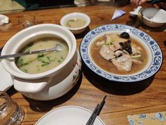 -泉畔人家·老济南经典鲁菜(大明湖店)
