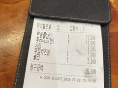 -BHC炸鸡(明洞总店)