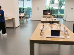 -华为授权体验店(中山公园来福士)