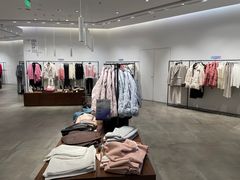 -URBAN REVIVO(上海中庚漫游城店)