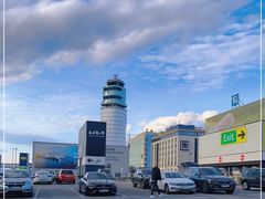 -维也纳国际机场