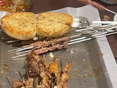 -三个大叔烤羊肉串·歌手驻唱·碳烤鲜肉(西三旗店)
