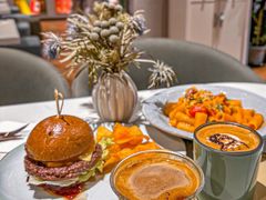 -潮一不贰·法式甜品·生日蛋糕·西式简餐(外滩店)