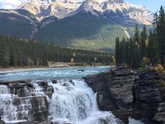 -阿萨巴斯卡瀑布观景点