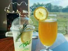 -Chom Cafe and Restaurant