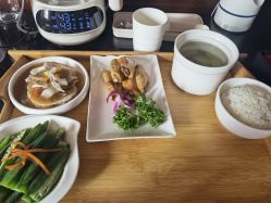 -卓玥国际月子会所(罗山路店)