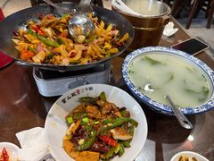 -富正毅三下锅(体育馆店)