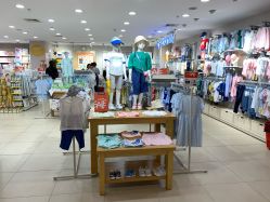 -乐友孕婴童(王府井购物中心店)