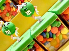 -m豆巧克力世界(上海世茂广场店)