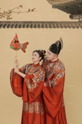 -雪中彩影婚纱摄影·微光艺术中心