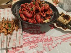 -肥肥虾庄·金牌油焖大虾(汉口城市广场店)