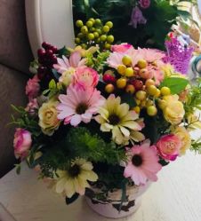 -杉惠素颜美妆皮肤管理中心